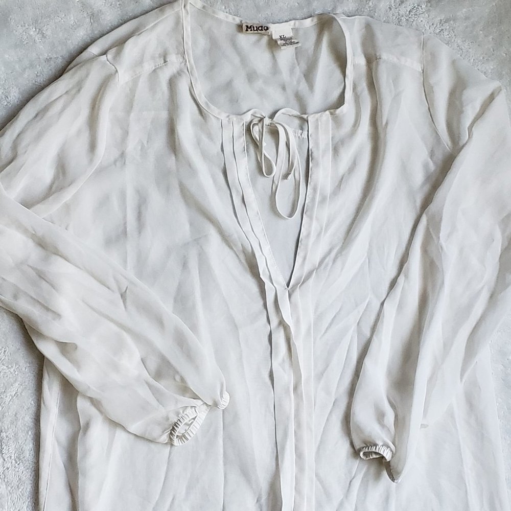 Mudd Sheer Maternity Top LIKE NEW